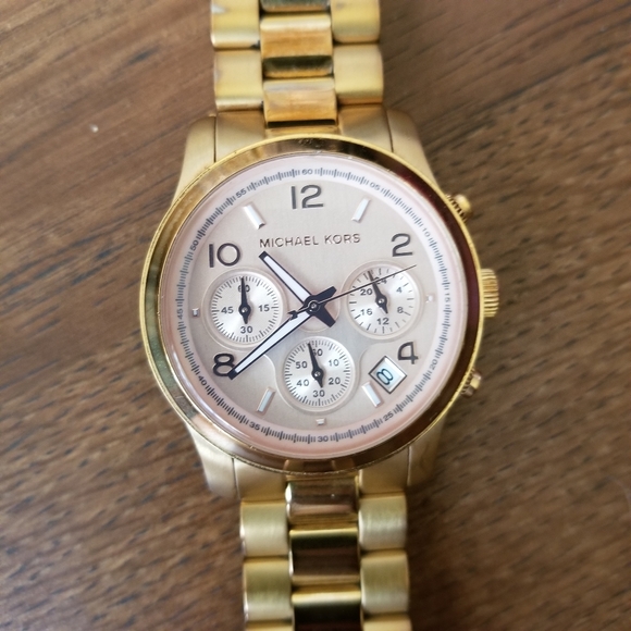 Michael Kors Mk528 Womens Gold Watch 